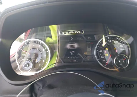 2020 Ram 1500 Laramie 4X4 5'7 Box z USA, uszkodzony, nr VIN 1C6SRFJT7LN188606